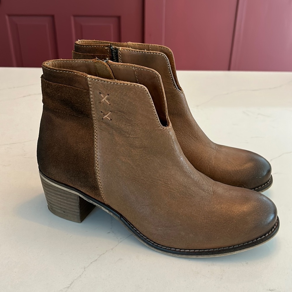 Diba leather bootie two tone cross stitch detail size 8.5